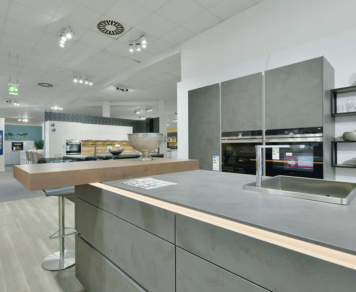 Moderne Küchen Ausstellungsfläche bei MEDA in Essen